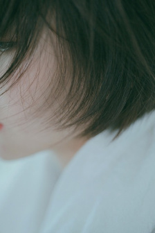 红色机尾
